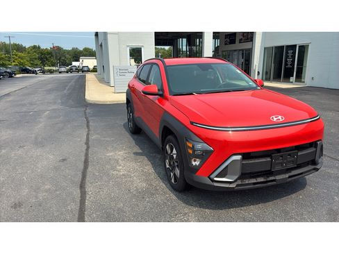 Used 2025 Hyundai Kona SEL AWD/4WD image 4