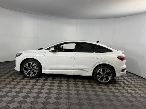 Used 2024 Audi Q4 e-tron Prestige AWD/4WD image 11