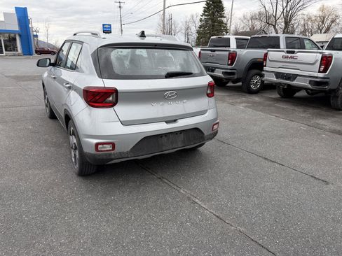 Used 2021 Hyundai Venue SEL image 5