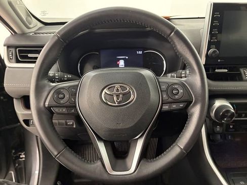 Used 2022 Toyota RAV4 Limited image 22