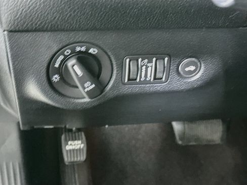 Used 2018 Dodge Challenger SXT w/ Blacktop Package RWD image 16