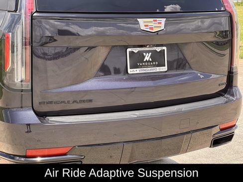Used 2023 Cadillac Escalade ESV Sport Platinum AWD/4WD image 7