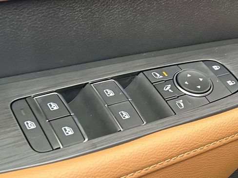 New 2026 Nissan Armada SL w/ Captain's Chari Seat Package AWD/4WD image 18