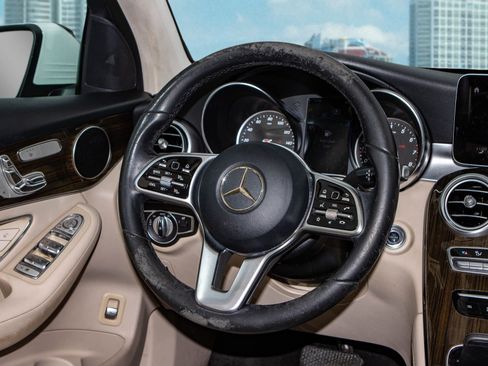 Used 2021 Mercedes-Benz GLC 300 w/ Premium Package image 22