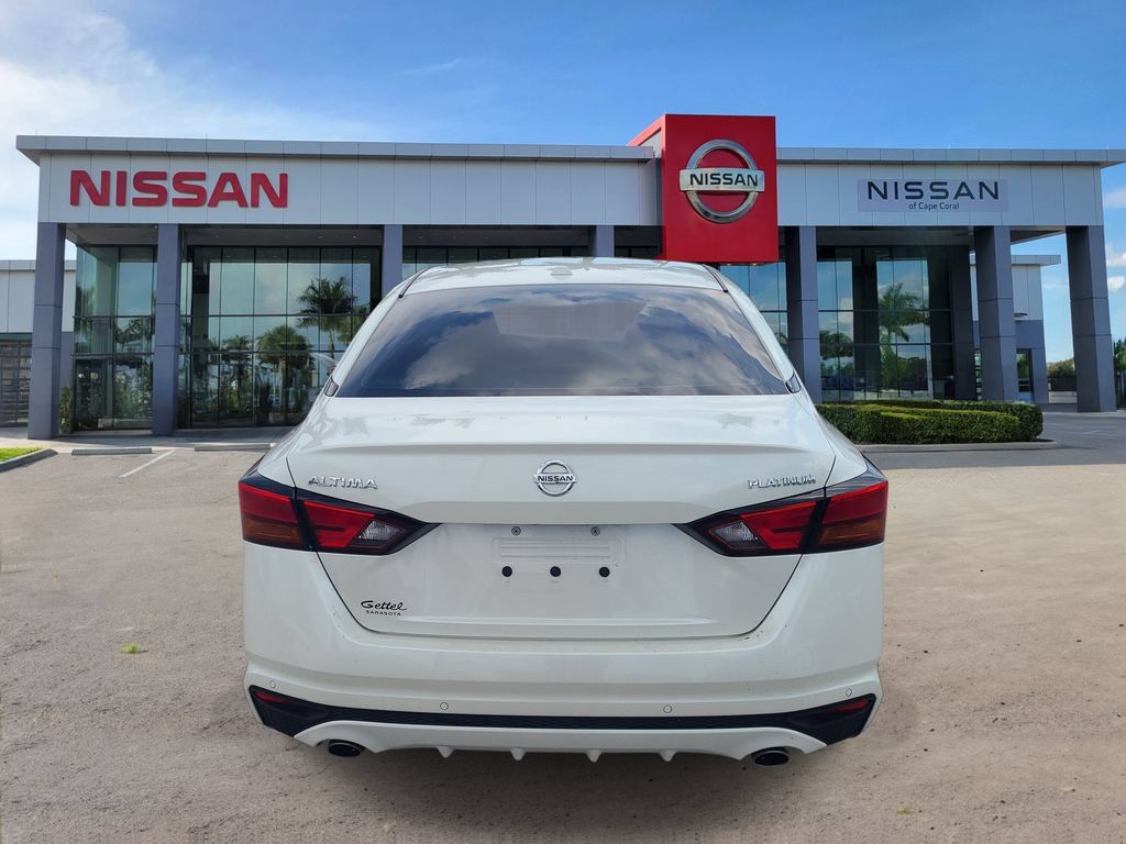 Certified 2020 Nissan Altima 2.5 Platinum FWD image 3