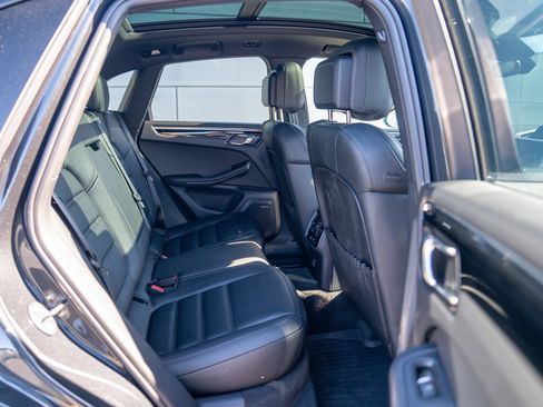 Certified 2026 Porsche Macan AWD/4WD image 24