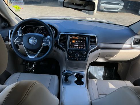 Used 2015 Jeep Grand Cherokee Limited w/ Luxury Group II image 17