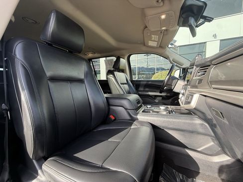 Used 2024 Ford Expedition Max XLT image 27