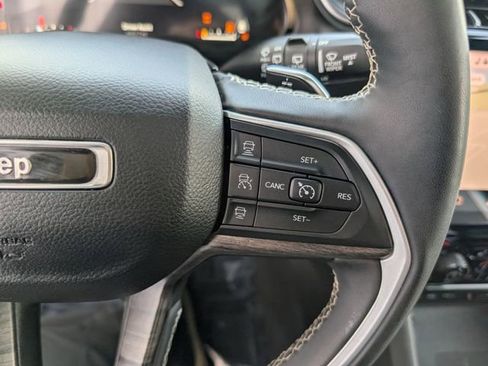 Used 2024 Jeep Grand Cherokee L Limited w/ Luxury Tech Group II image 16