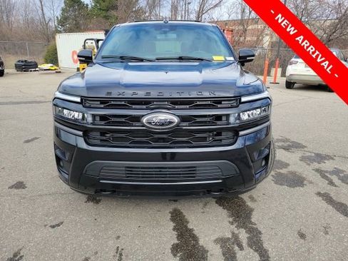 Used 2023 Ford Expedition Limited image 8