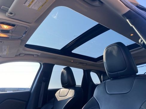 Used 2020 Jeep Cherokee Latitude Plus image 20