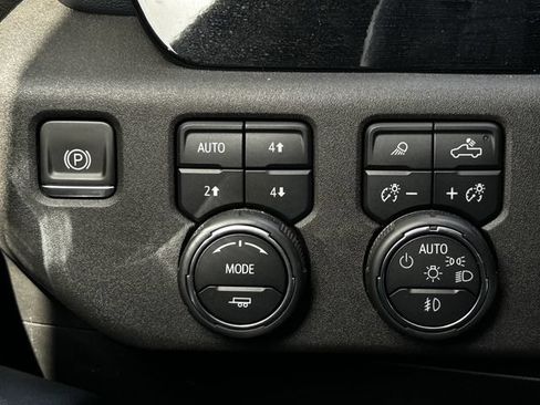 Used 2024 Chevrolet Silverado 1500 High Country AWD/4WD image 25