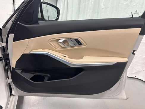 Used 2023 BMW 330i xDrive Sedan w/ Premium Package image 54