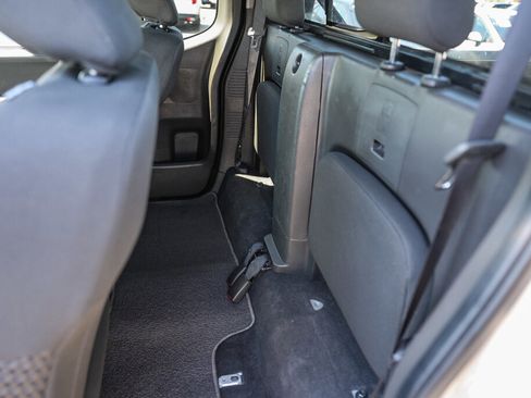 Used 2020 Nissan Frontier SV RWD image 7
