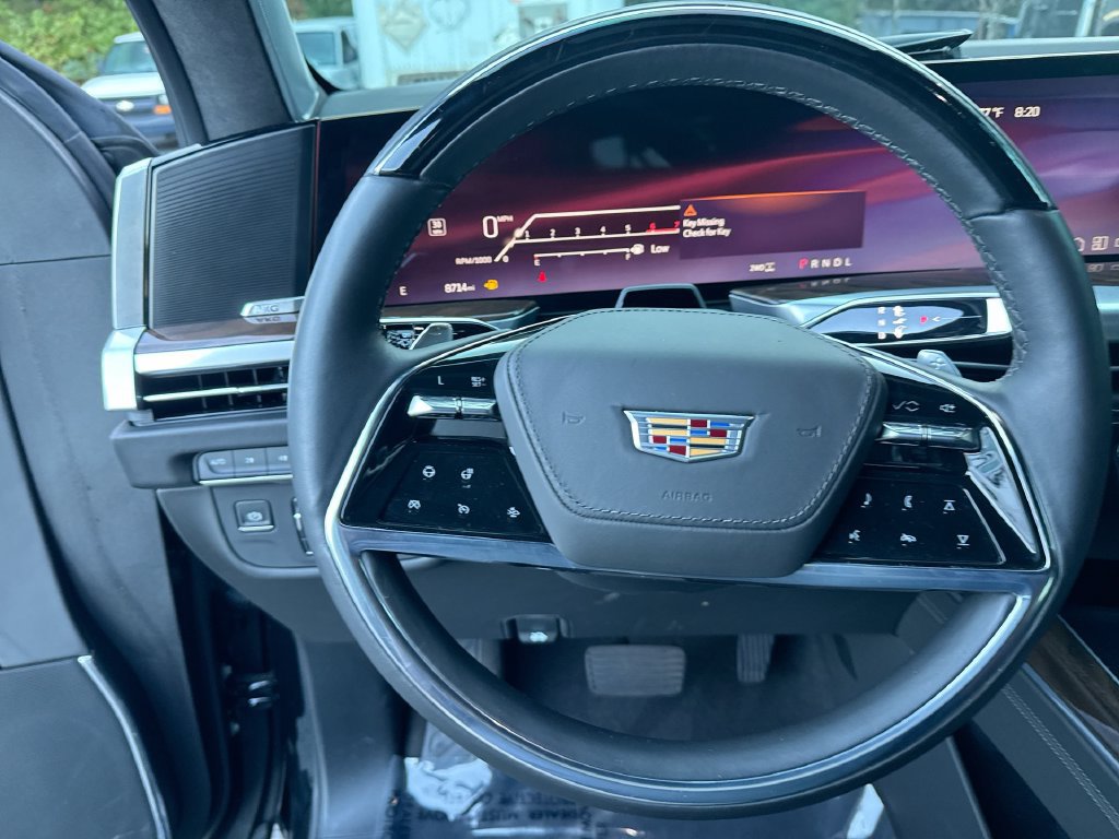 Used 2025 Cadillac Escalade ESV Sport Platinum AWD/4WD image 16