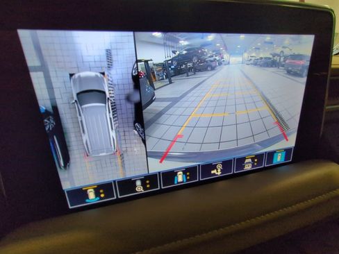 Used 2021 Chevrolet Tahoe Premier w/ Premium Package image 6