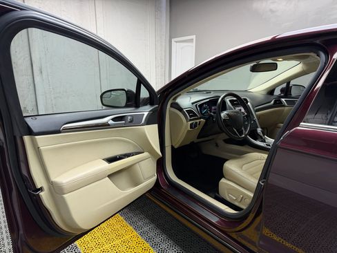 Used 2013 Ford Fusion SE image 10