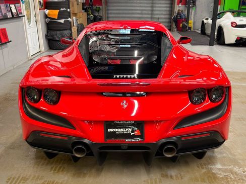 Used 2020 Ferrari F8 Tributo RWD image 9