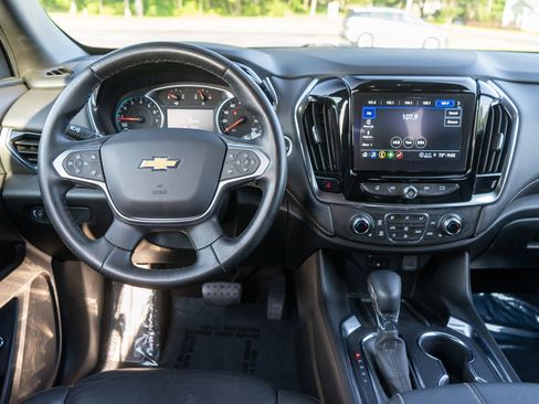 Used 2023 Chevrolet Traverse LT AWD/4WD image 13