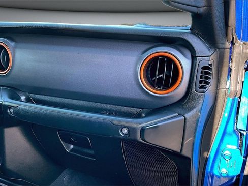 Used 2021 Jeep Gladiator Mojave image 24