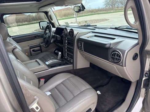 Used 2004 HUMMER H2 w/ Preferred Equipment Group image 14