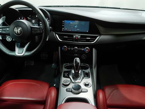 Used 2023 Alfa Romeo Giulia Veloce AWD/4WD image 16
