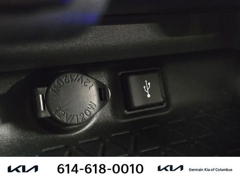Used 2021 Toyota RAV4 LE AWD/4WD image 33
