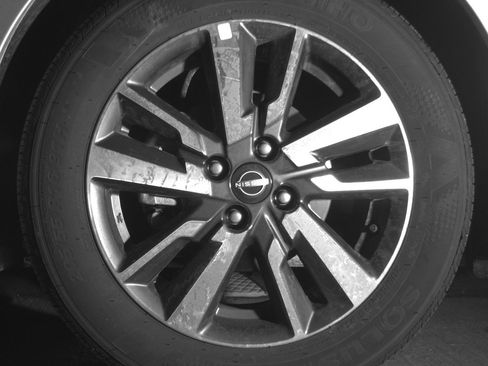Used 2025 Nissan Versa SV FWD image 12