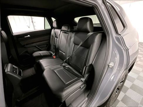 Used 2023 Volkswagen Atlas Cross Sport SEL R-Line AWD/4WD image 25