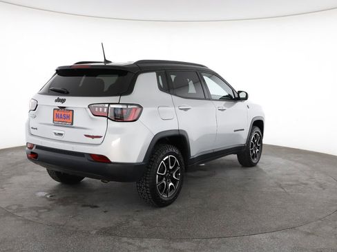 Used 2025 Jeep Compass Trailhawk AWD/4WD image 12