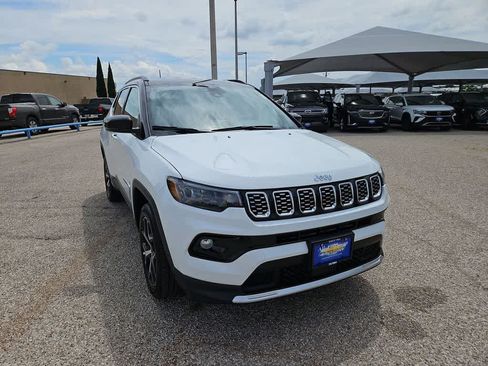 Used 2025 Jeep Compass Limited AWD/4WD image 2