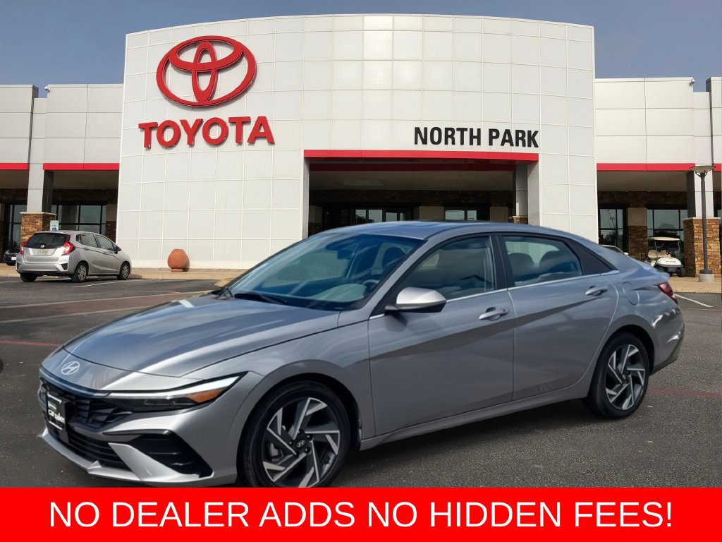 Used 2025 Hyundai Elantra SEL FWD image 1