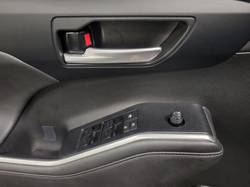 Used 2023 Toyota Highlander XLE AWD/4WD image 30