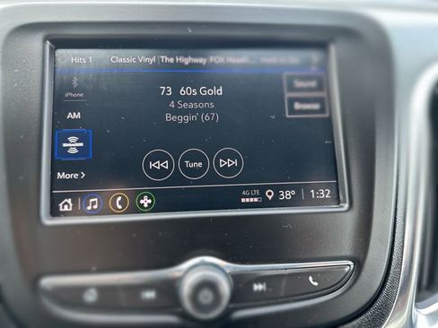 Used 2022 Chevrolet Equinox LT w/ Driver Convenience Package FWD image 14