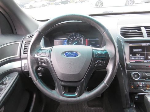 Used 2016 Ford Explorer XLT w/ Equipment Group 202A image 14