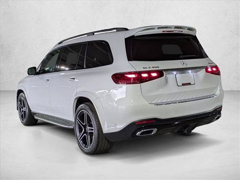 Used 2024 Mercedes-Benz GLS 450 4MATIC image 8