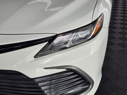 Used 2022 Toyota Camry LE FWD image 9