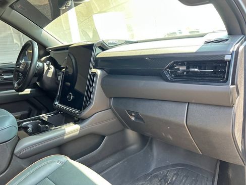Used 2025 GMC Yukon AT4 w/ AT4 Premium Plus Package AWD/4WD image 16