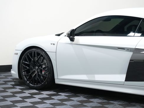 Used 2018 Audi R8 V10 plus image 20