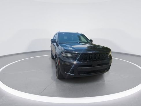 New 2025 Jeep Grand Cherokee L Altitude image 2