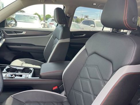 New 2026 Volkswagen Atlas Peak Edition AWD/4WD image 7