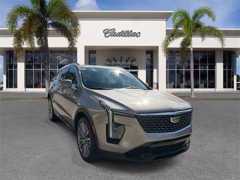 Certified 2024 Cadillac XT4 Premium Luxury image 3