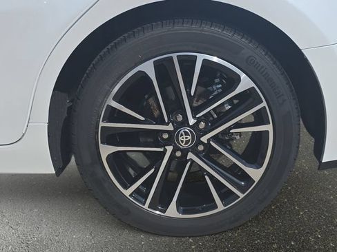 Used 2025 Toyota Camry XLE FWD image 36