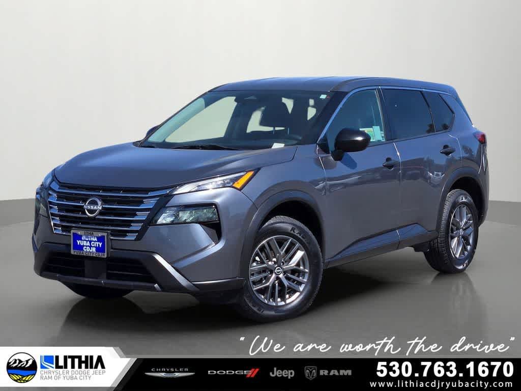 Used 2024 Nissan Rogue S FWD image 1