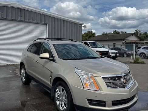 Used 2010 Cadillac SRX Luxury FWD image 2