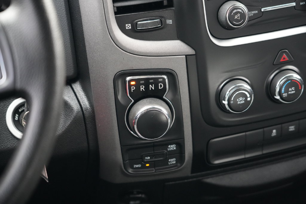 Used 2017 RAM 1500 Express AWD/4WD image 19