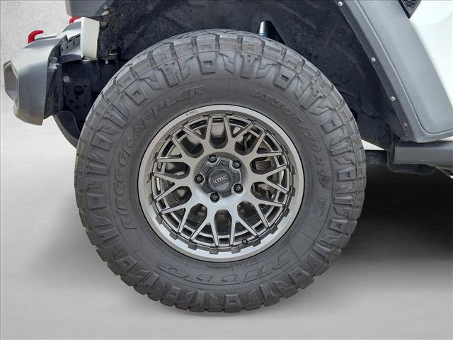 Used 2021 Jeep Wrangler Unlimited Rubicon w/ Cold Weather Group AWD/4WD image 23