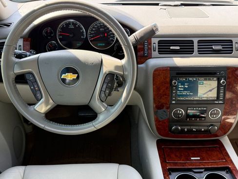 Used 2011 Chevrolet Tahoe LTZ image 30