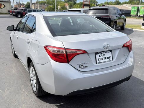 Used 2019 Toyota Corolla LE FWD image 18