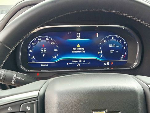 Used 2023 Chevrolet Suburban Premier w/ Premium Package AWD/4WD image 10